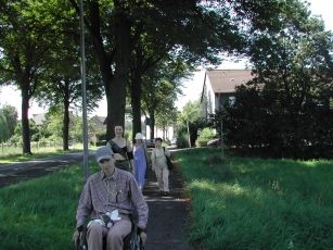 452_Juli_28_mitulrikeundilsebeiworringen_frauroggeknippst.jpg
