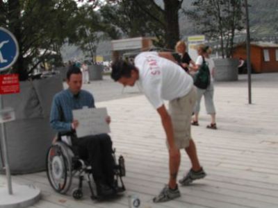 020831150551unscharferbettlerundspender.jpg