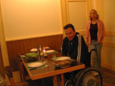 020903123808ersteramtischmitdemsuperleckeremessen.jpg