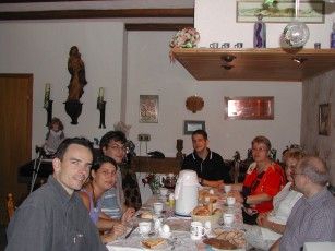 787_Aug_04_fruestueckmitfamiliewolfinhirzenach.jpg