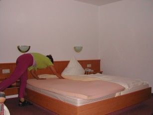 020808235810_966bettpraeparationimhotel.jpg